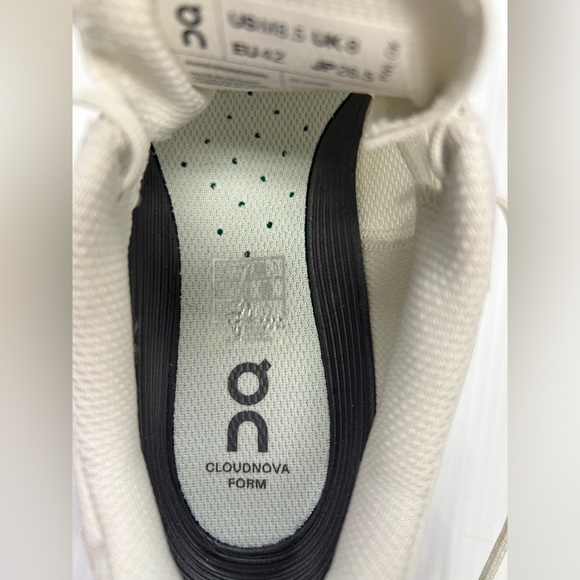 Mens On Running Cloudnova Form White Low Top Sneaker Everyday/Travel Cushion 8.5 - Picture 12 of 13